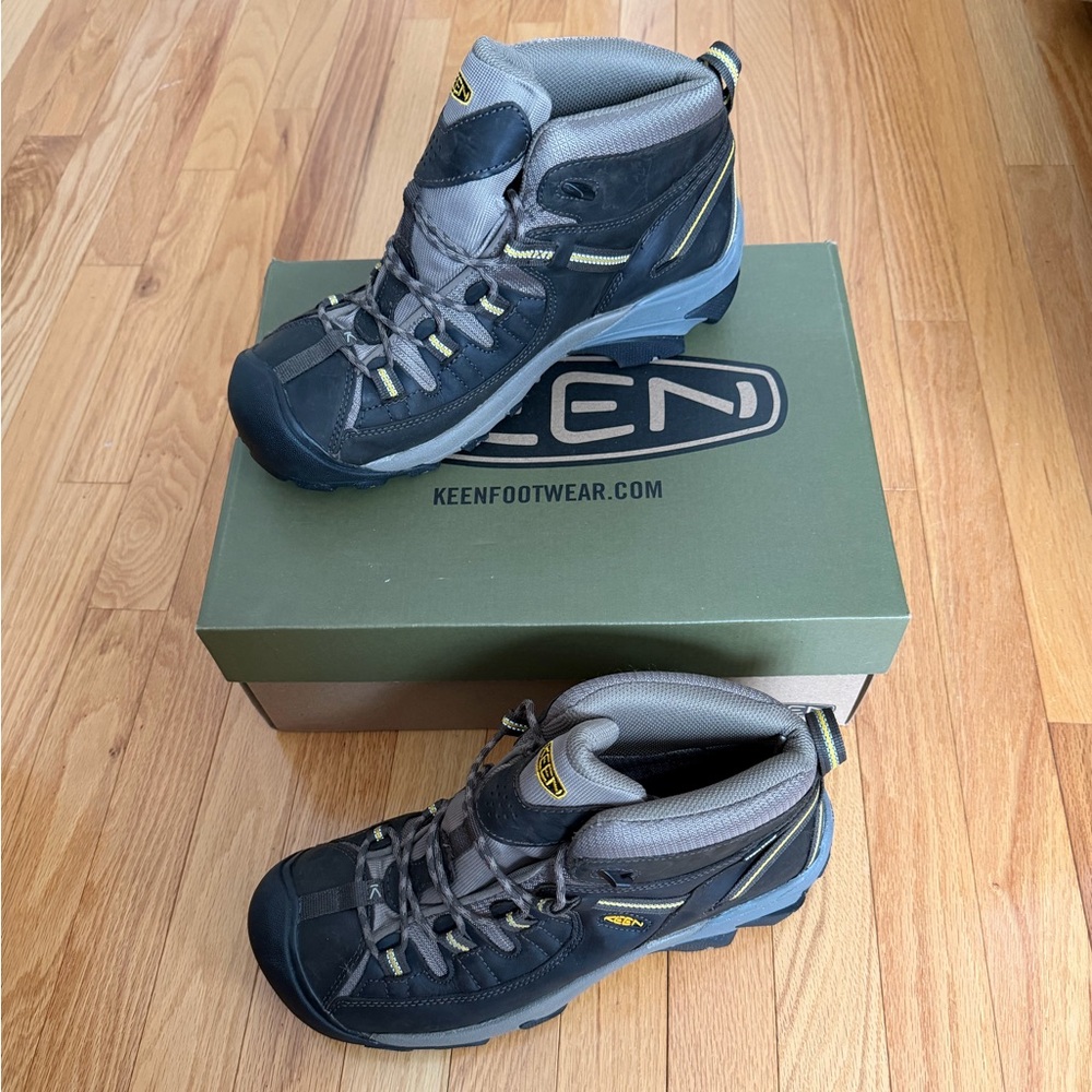 KEEN Men's Black/Olive Targhee II Hiking Boots Size 12
